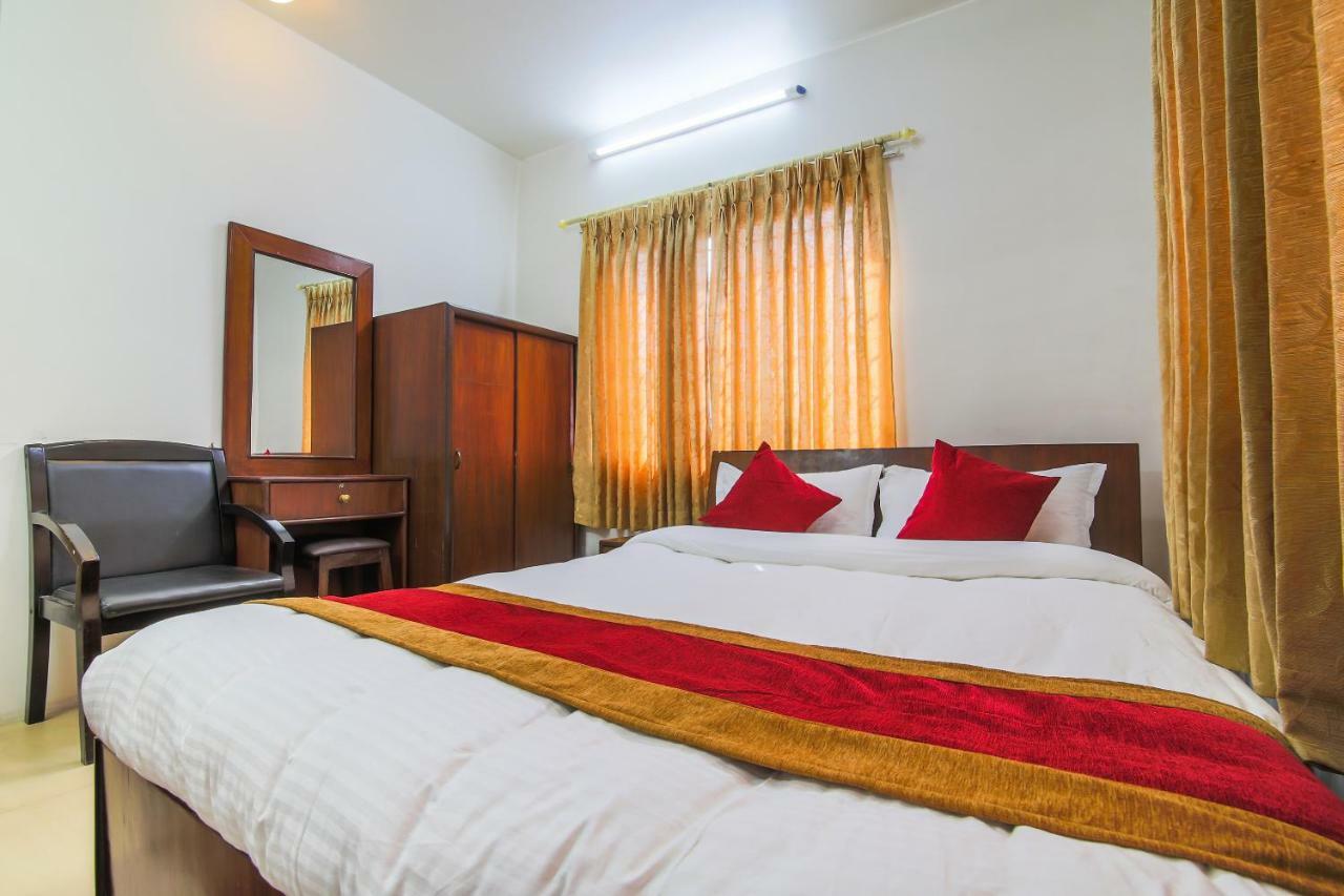 Oyo 358 Hotel Rose Star Katmandu Zewnętrze zdjęcie